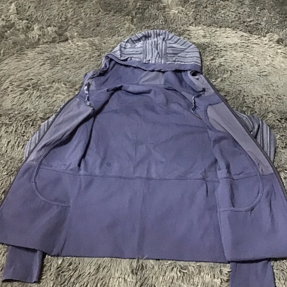 2 Lululemon EUC Hoodie Lot: Purple & Blue Stripe Sz 6. - Picture 10 of 15